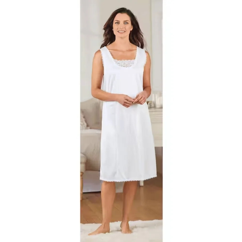 Essentials Lace Medallion Slip White Size 4X